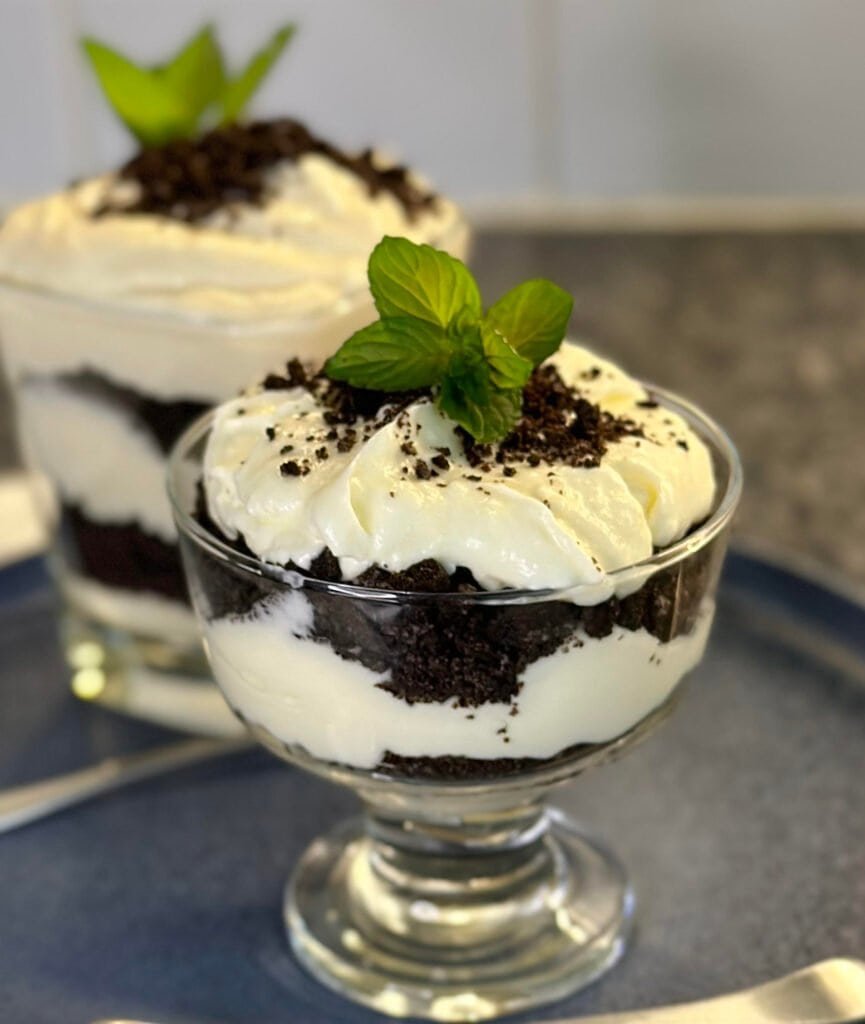 cookies and cream cups dessert