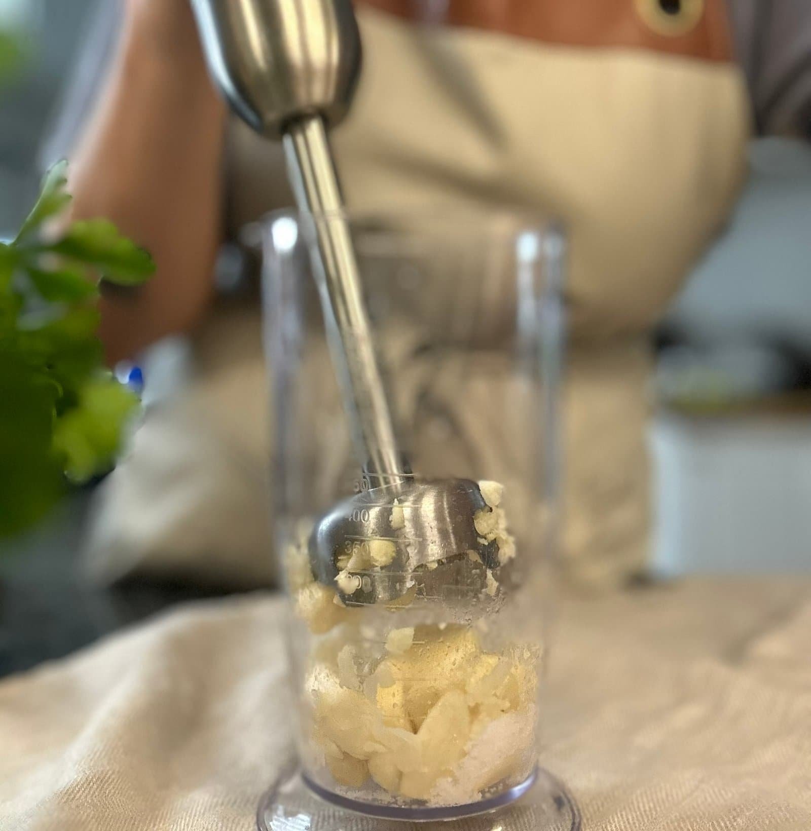 IMG_4675 blend the garlic