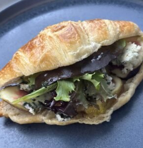 figs and blue cheese croissant