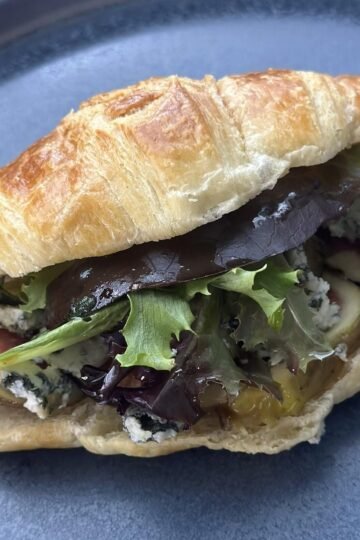 figs and blue cheese croissant