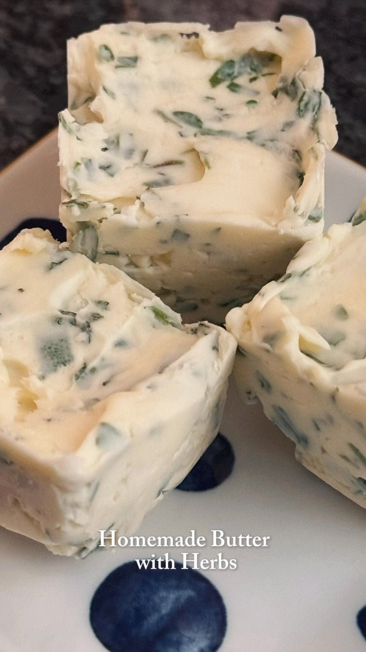 I love using herbs the right way. One of my favorite ways to make the most of fresh herbs is by making a herb butter.

Comment “BUTTER” for recipe

#easycooking #herbbutter #herbs #easyfood #kitchentips