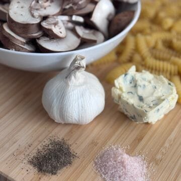 ingredients for creamy mushroom pasta