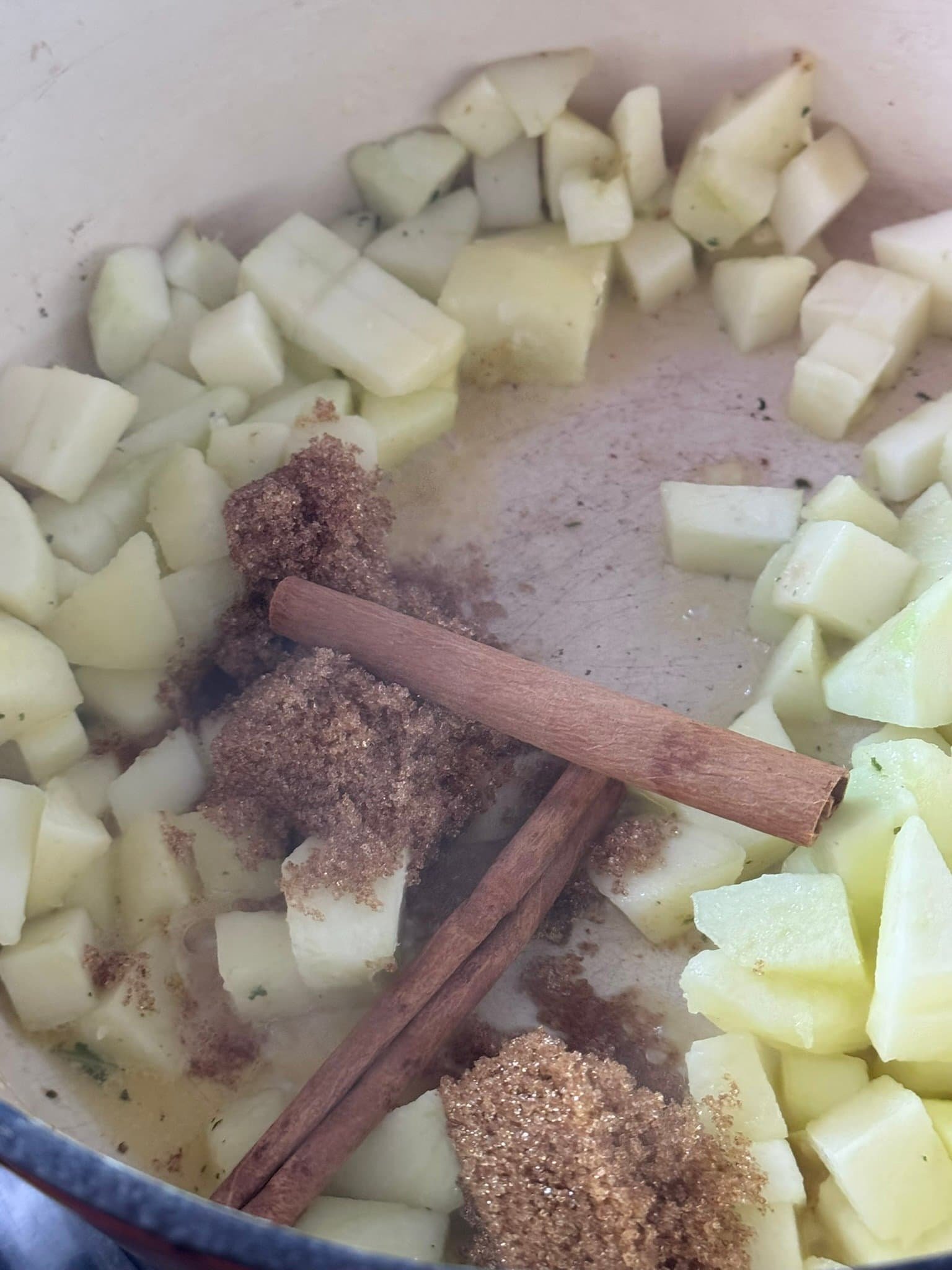 IMG_6916 cooking and caramelizing apples