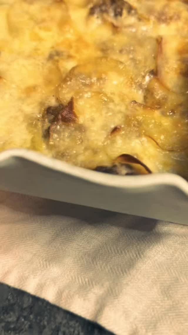 Try this classic potato moussaka recipe with a bit of a fun twist! Traditional or as a no-meat variation, this dish is sure to become your new favourite!

Comment “MOUSSAKA” for recipe 👇

#easycooking #moussaka #musaka #easycook #kitchentips