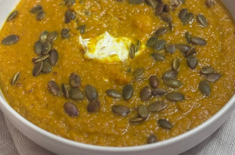 Healthy Carrot Soup with Ginger and Turmeric