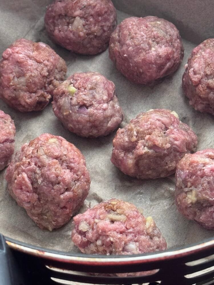 IMG_8911 cook meatballs