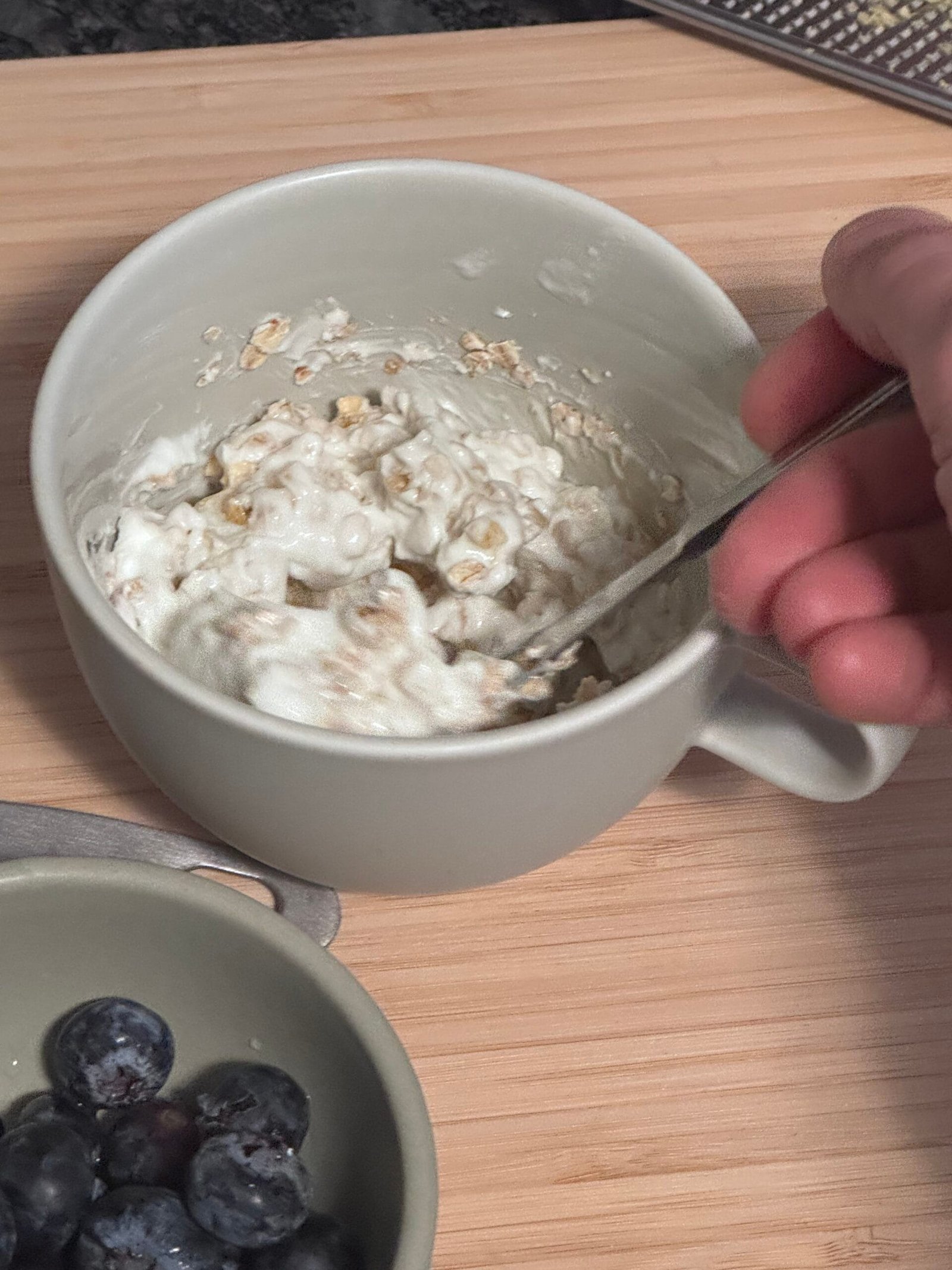 IMG_8949 mix rolled oats with yogurt