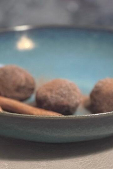 chocolate truffles with Baileys and cinnamon