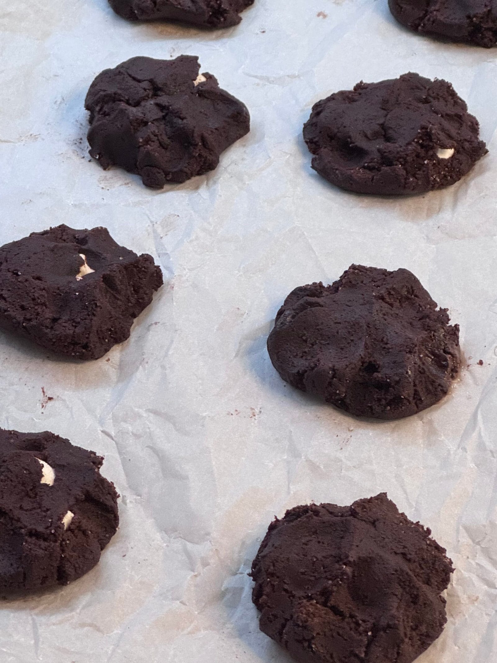 IMG_9231 line cookies on a baking sheet