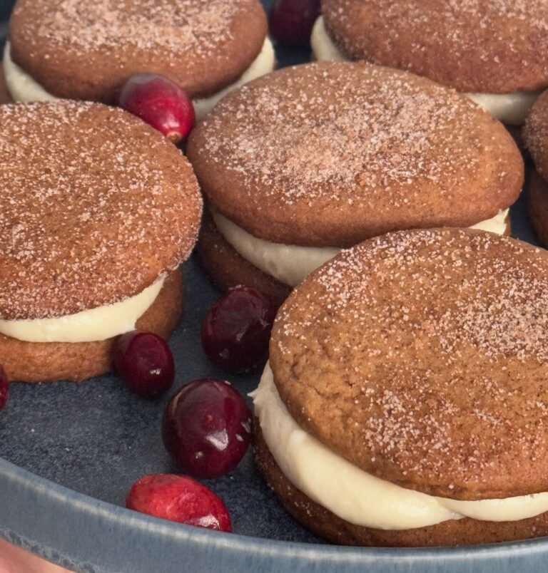 gingerbread cookie sandwiches
