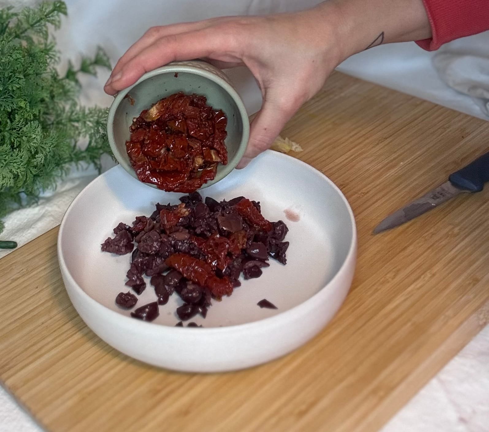 IMG_9553 add chopped olive and sund-dried tomatoes