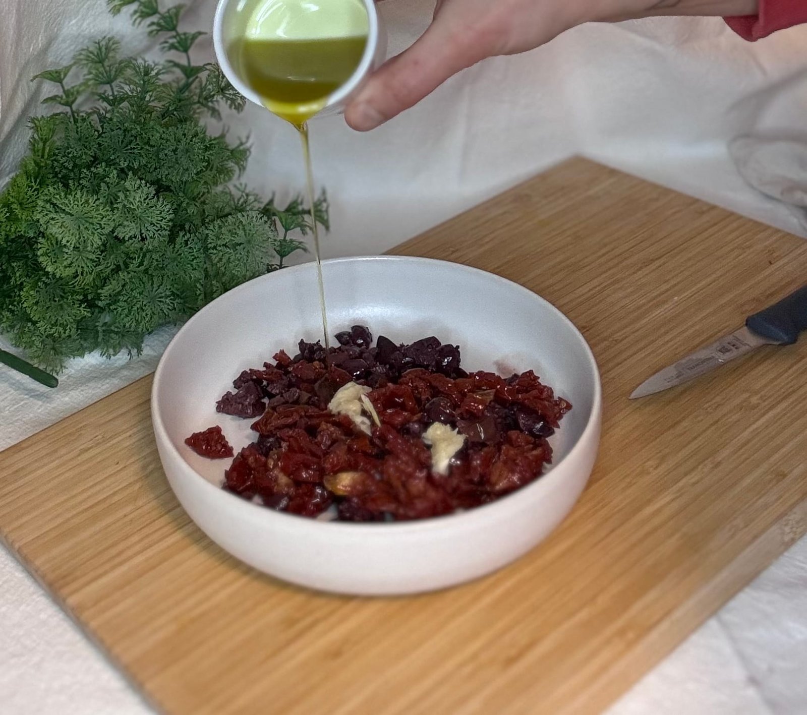 IMG_9556 pour extra virgin olive oil