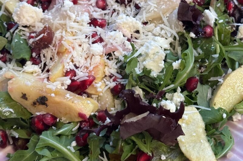 Healthy Green Salad with Apples