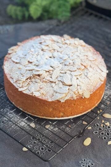 fluffy almond cake