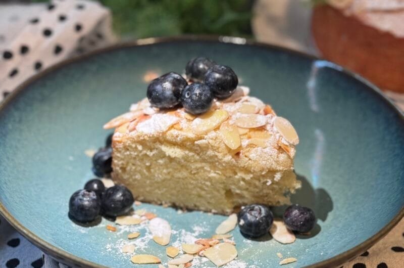 Fluffy Almond Cake