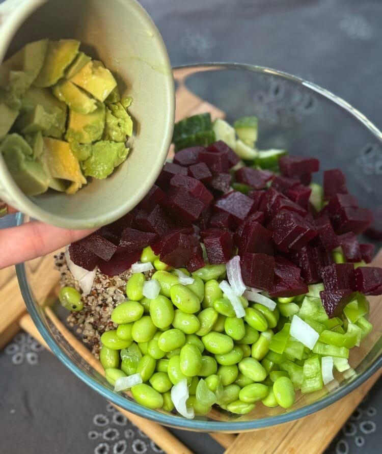 IMG_0873 assemble and pour vegetables in the bowl
