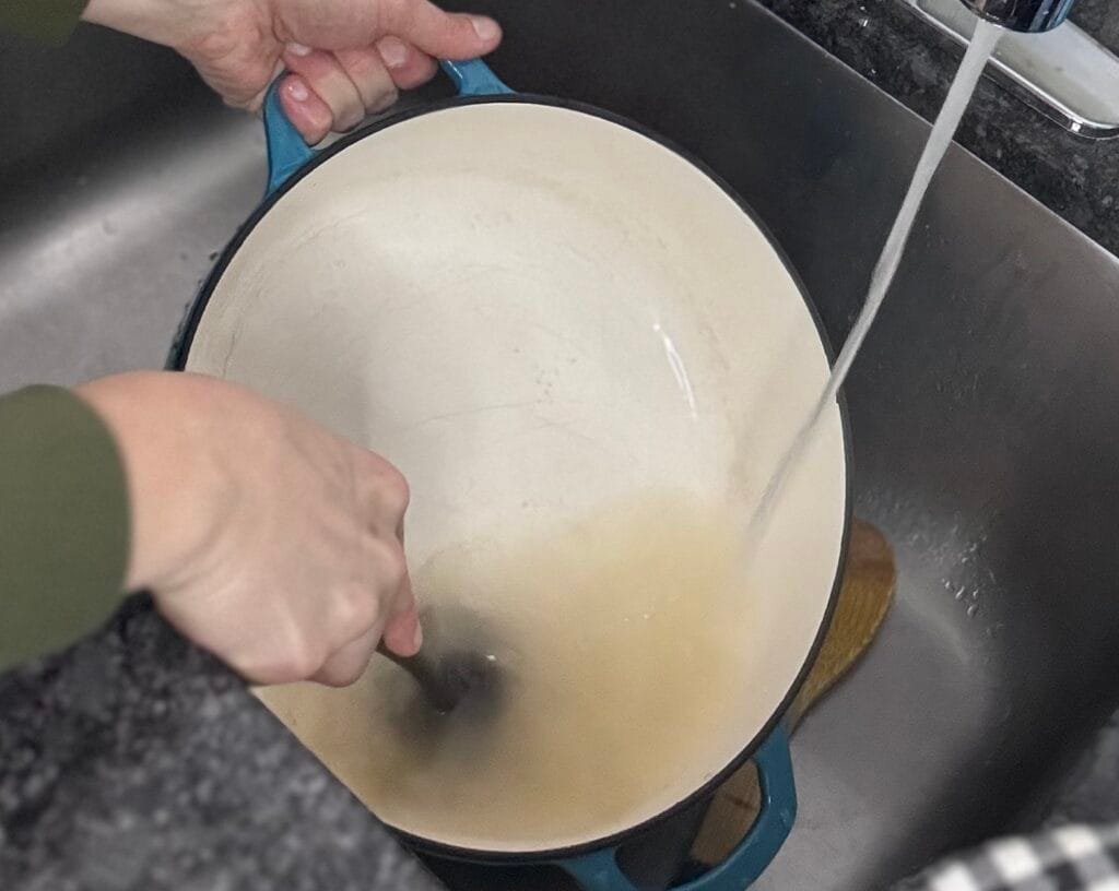 how to clean Dutch oven