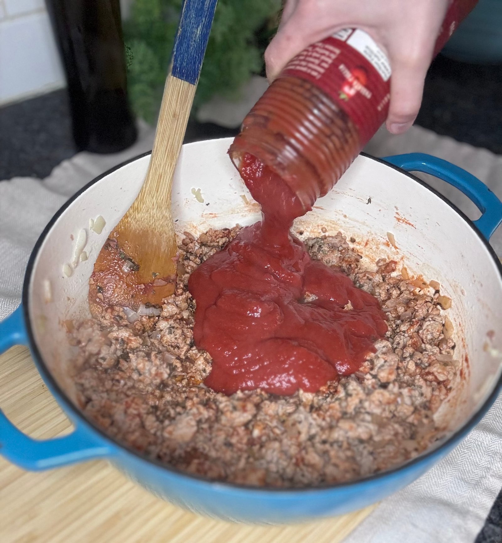 IMG_1020 pour tomato sauce