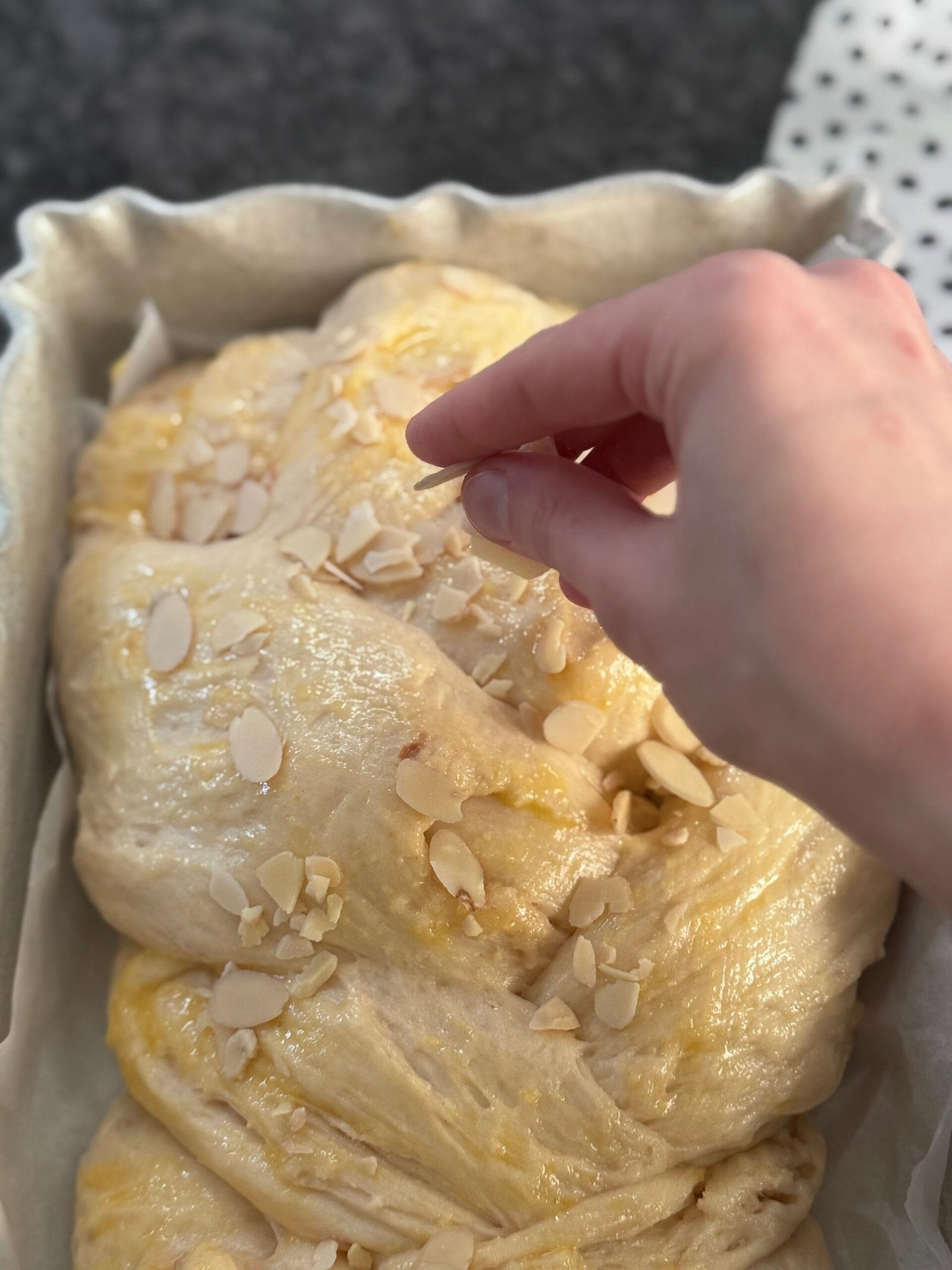 IMG_1328 sprinkle sliced almonds