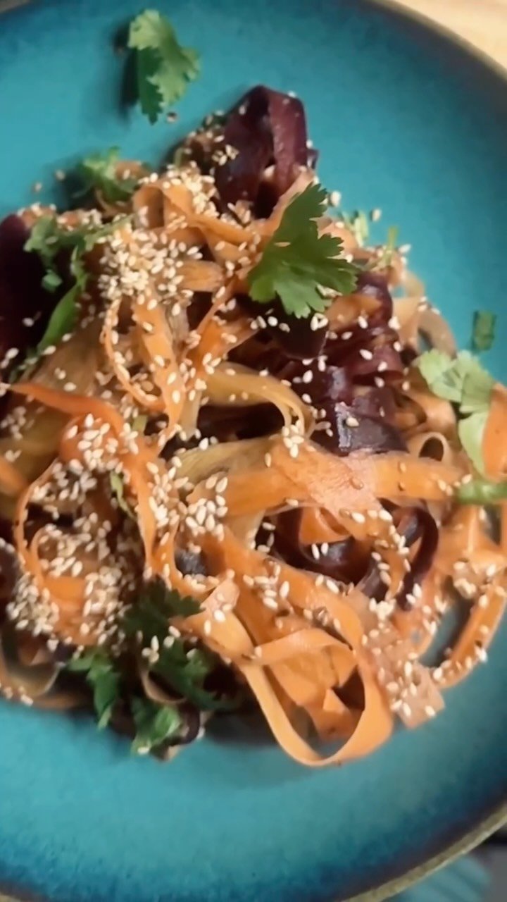 Shaved carrot salad with Asian sesame dressing, toasted seeds and fresh herbs. Ready in 10 minutes and absolutely delicious.

Comment “ CARROTS” for recipe 👇

#easycooking #carrot #saladrecipe #affiliatelink