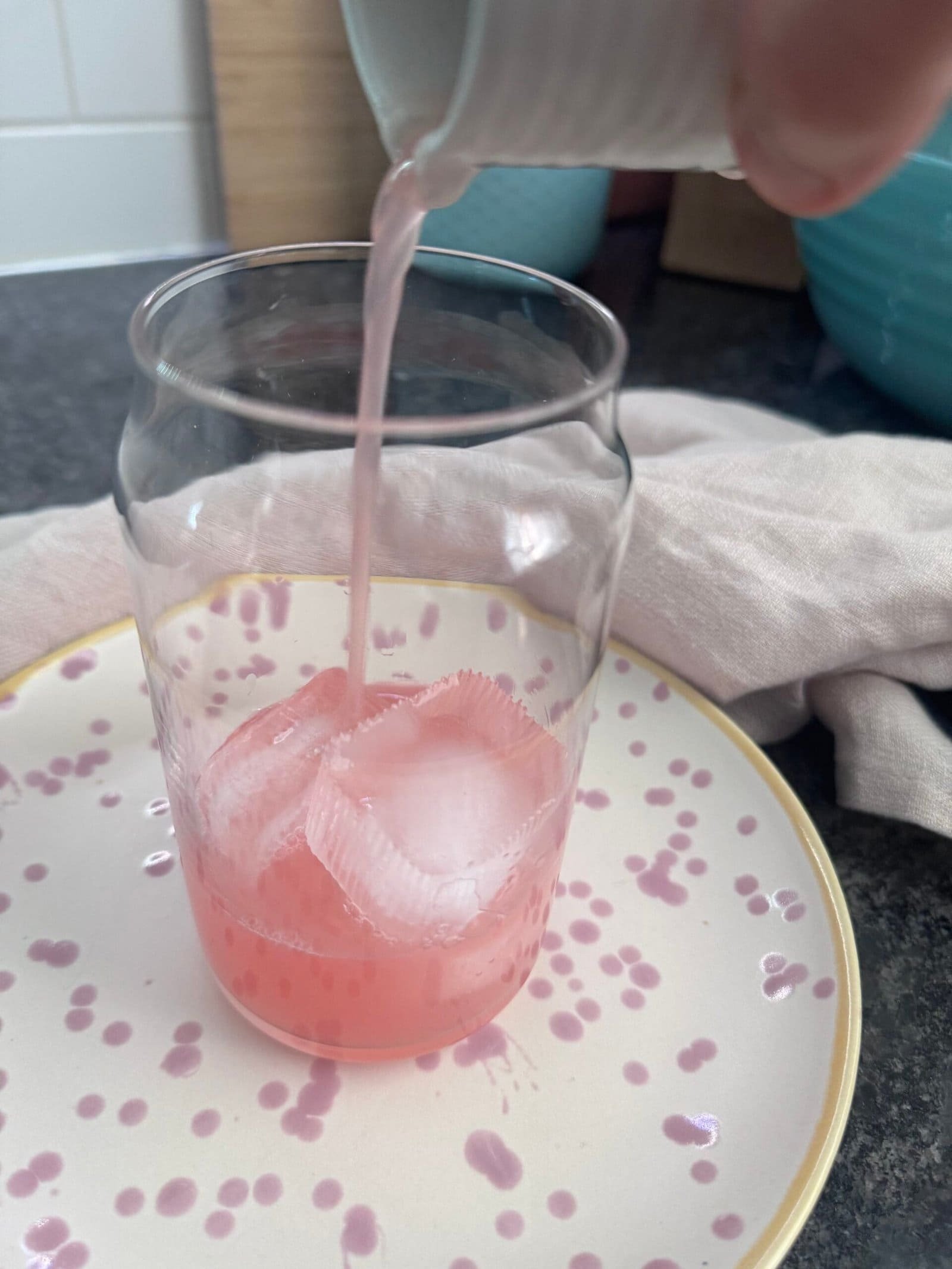 IMG_3112 pour pink grapefruit juice