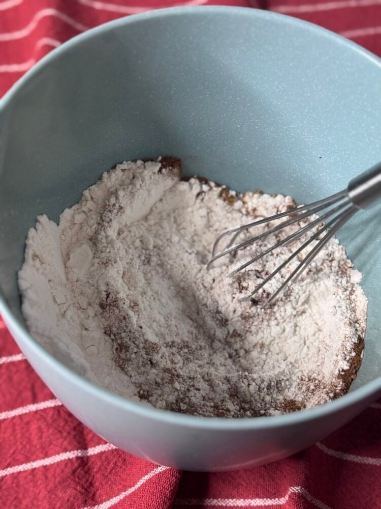 dry ingredients mix dry ingredients