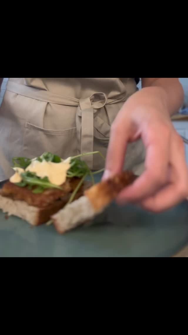 After making cutlets the same way for ages, I wanted to shake things up. 

Then it hit me - why not turn them into a sandwich? 

With crispy cutlets, fresh salad, and tangy sauce on homemade sourdough, the ultimate cutlet sandwich was born!

Comment “CUTLET” for recipe

#foodblog #kitchentips #easycooking #affiliatelink #cutlets