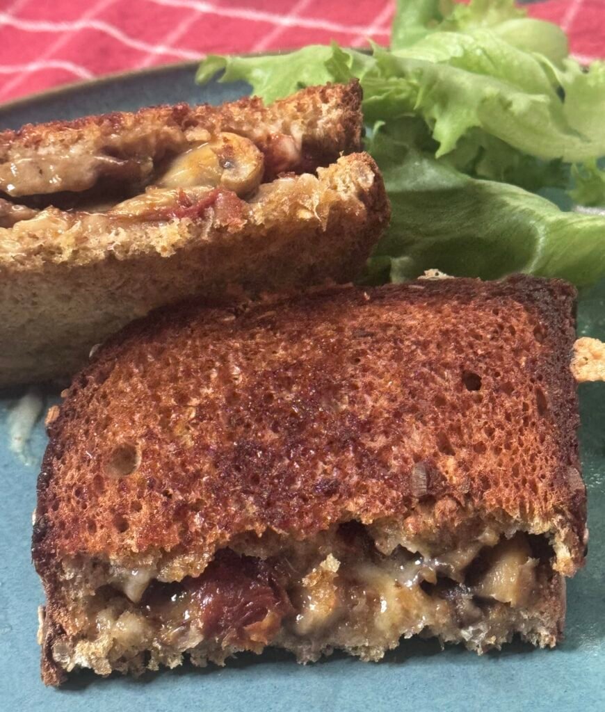 mushrooms brie cheese sandwich