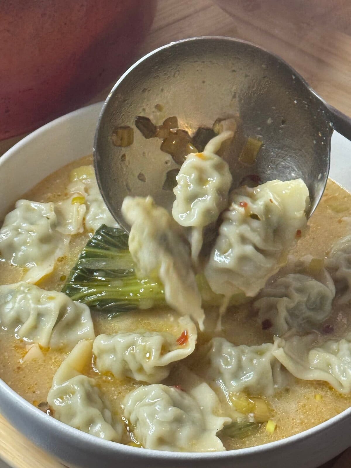 pour wonton soup wonton soup