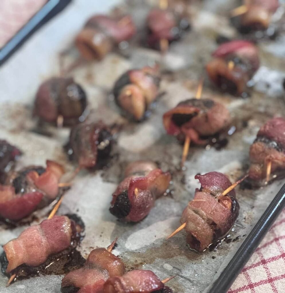 baked bacon wrapped dates