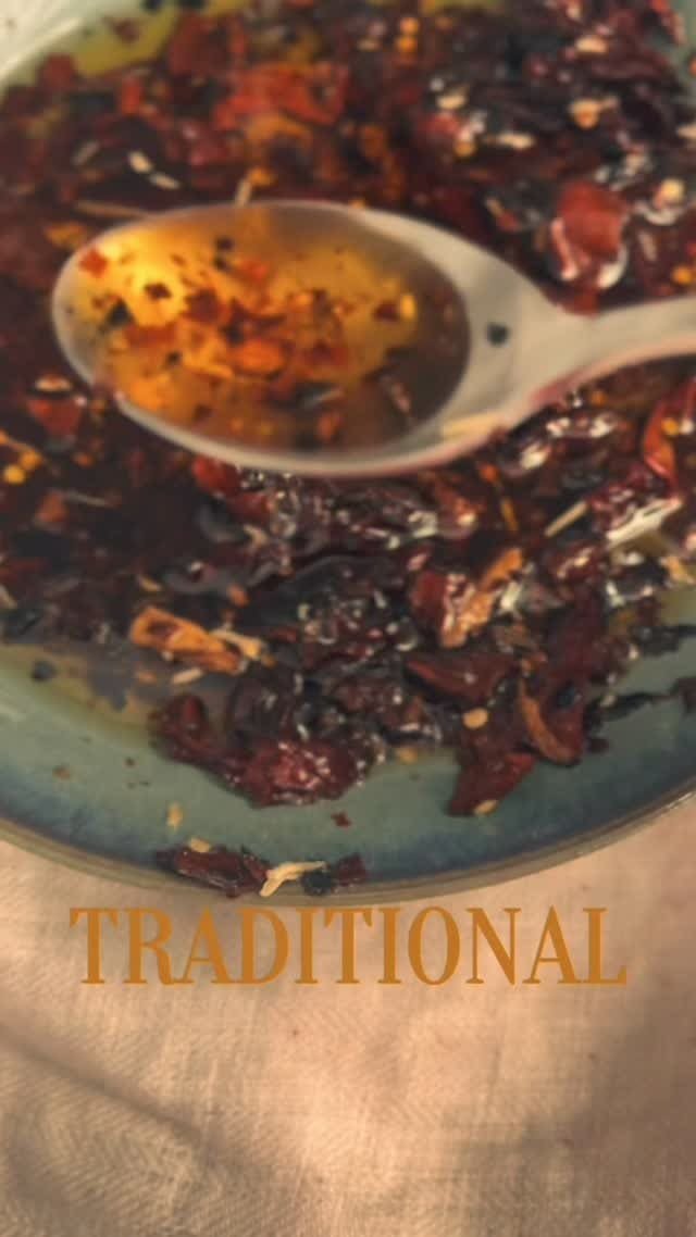 Learn how to make a simple, spicy chili oil that adds a nice flavour to almost every dish

Comment “CHILLI” for a recipe

#chilioil #chillioil #easycooking #affiliatelink