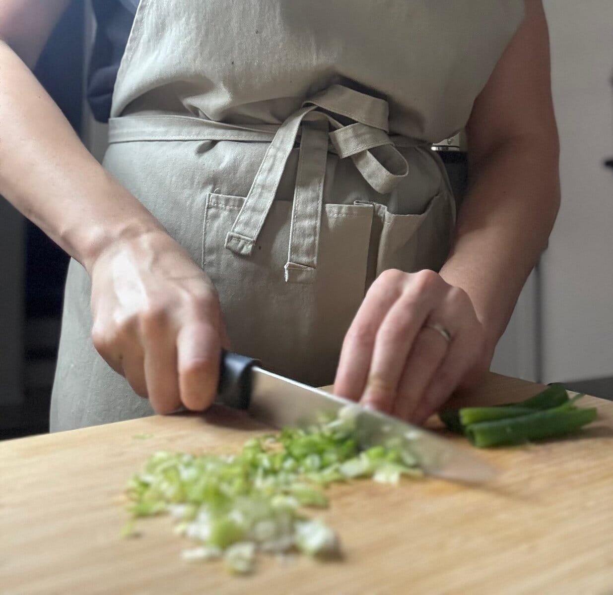 green onions chop the green onions