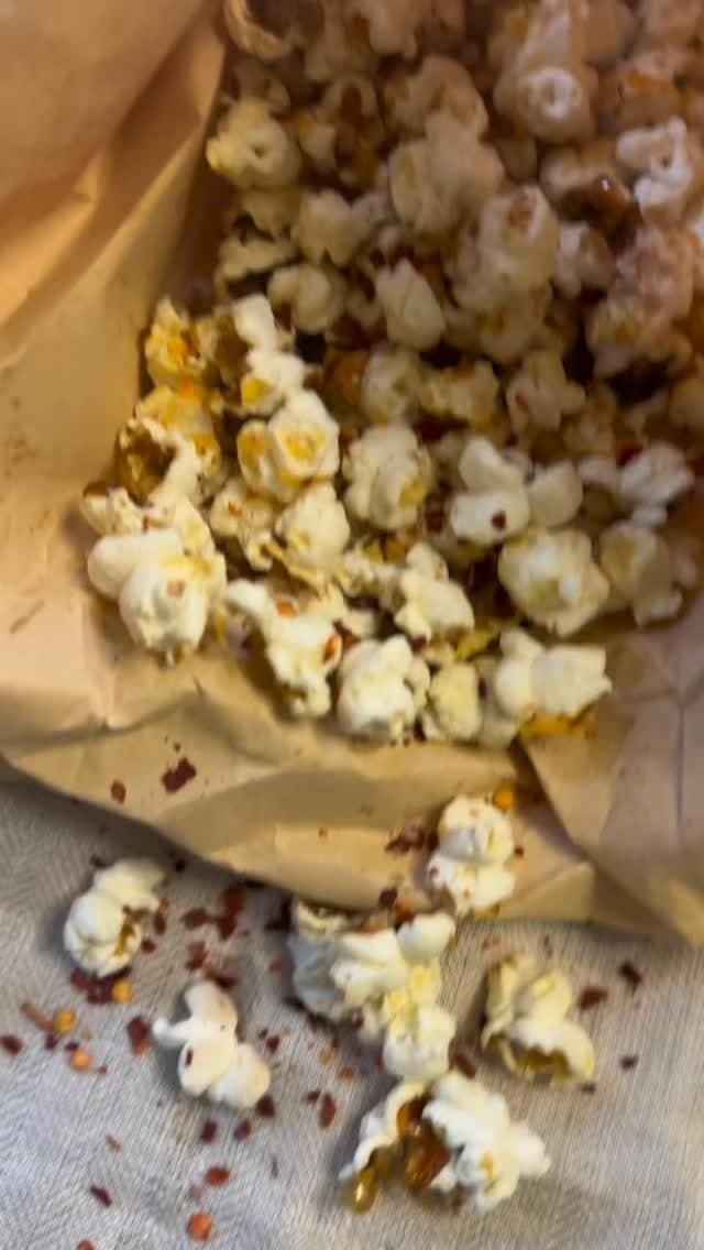 Whether it is a movie night, date night, or party time, this homemade popcorn recipe is here to make your night extra special. Let’s learn how to make stovetop popcorn with butter.

Comment “POPCORN” for recipe 👇

#popcorn #butterpopcorn #easycooking #affiliatemarketing