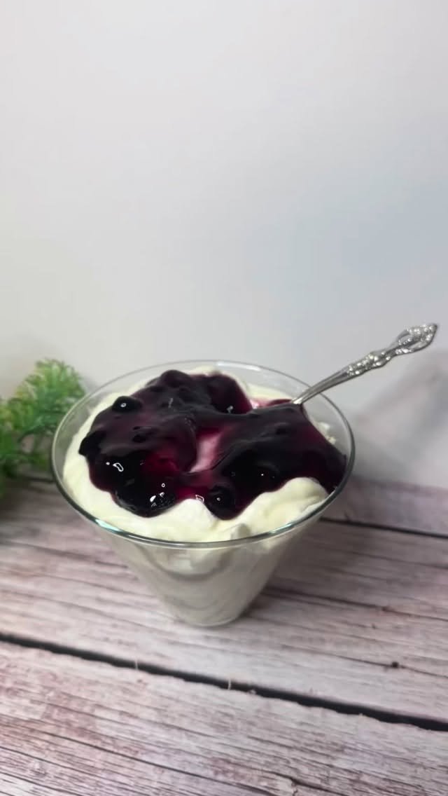 This easy berries and cream dessert is no-bake, creamy, and ready to impress your guests. Your new favourite cream dessert recipe for any occasion.

Ingredients

300 grams unsalted crackers (Premium Plus crackers)
2 packages (300 grams) vanilla Jell-O pudding
3 cups milk
2 cups whipping cream
1 can (about 2 cups) mixed berries pie filling
1 tablespoon Kahlúa or Baileys (optional)

#easycooking #affiliatelink #dessert