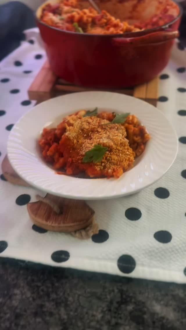 This ground beef pasta casserole in rose sauce is the best leftover pasta recipe you’ll make. Easy Dutch oven recipe, creamy rose sauce, crispy topping.

Comment “CASSEROLE” for recipe

#easycooking #affiliatelink #pastarecipe