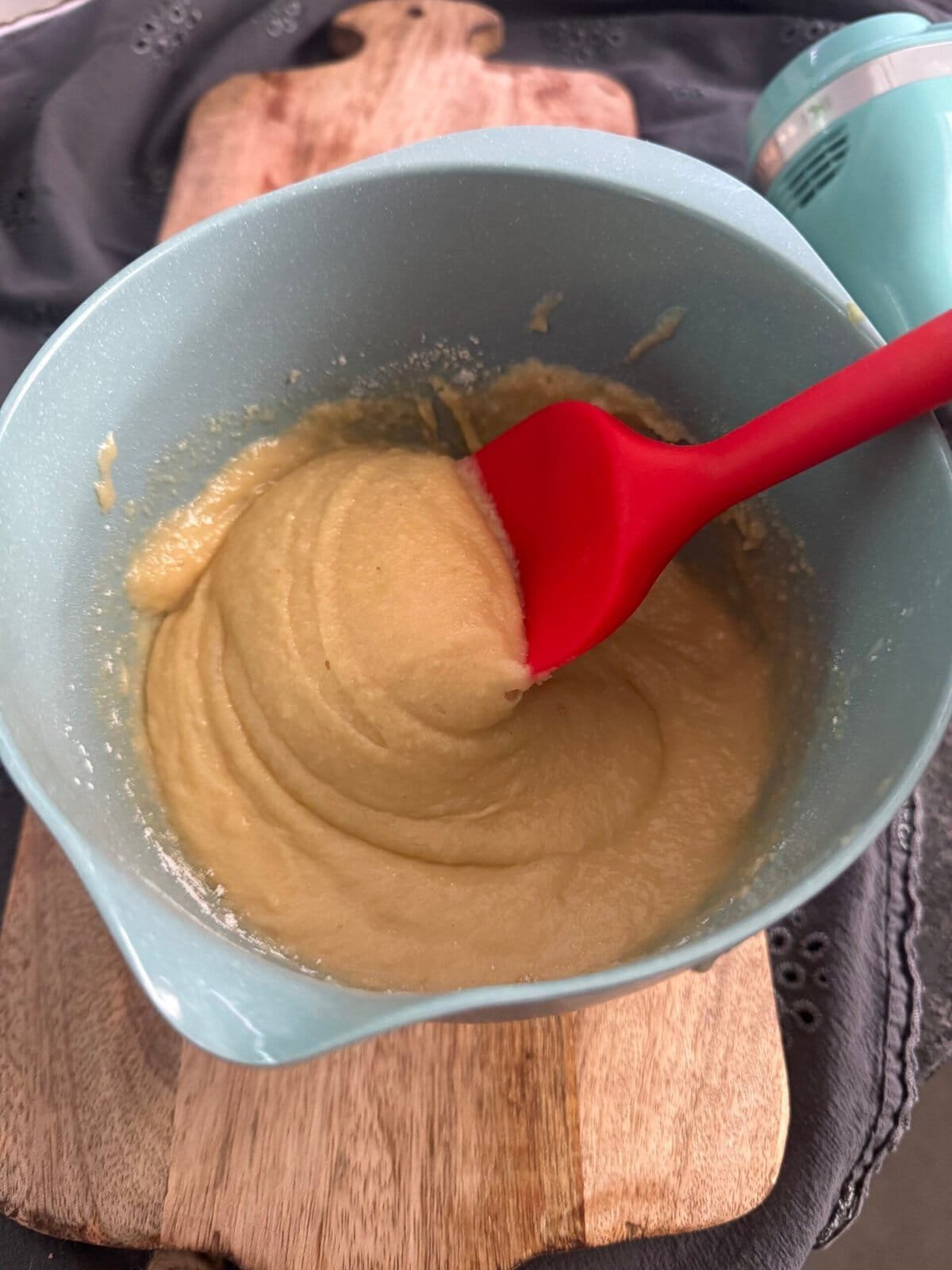 spatula fold the dough