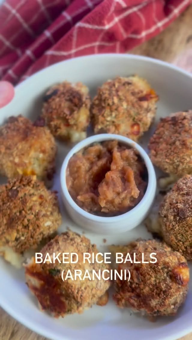 Crispy baked arancini made with leftover rice. These easy rice balls are cheesy, golden, and ready in 30 minutes. Best leftover rice recipe ever.

Comment “ARANCINI” first recipe

#easycooking #riceballs #arancini #affiliatelink #kitchenhacks