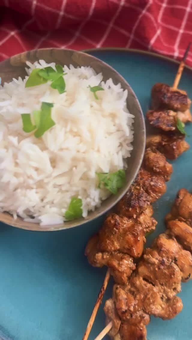 Tender Thai coconut chicken skewers with a coconut lime marinade and glaze. Easy, flavourful, and perfect summer food.

Comment “GRILL” for recipe 👇

#bbq #grill #skewers #thaifood #kitchentips