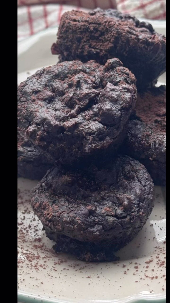 Real talk, I love brownies. Kids love brownies. Everyone wants brownies. But I’ve never loved how sweet they get once all that sugar is in the mix, so I started playing around with a date-based version instead.

Comment “BROWNIES” for recipe 👇

#brownies #desserts #easycooking #browniesrecipe