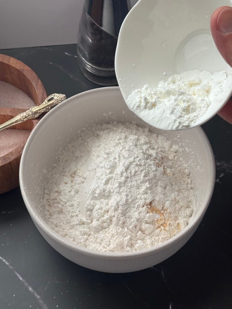 mix flour and cornstarch mix flour and cornstarch